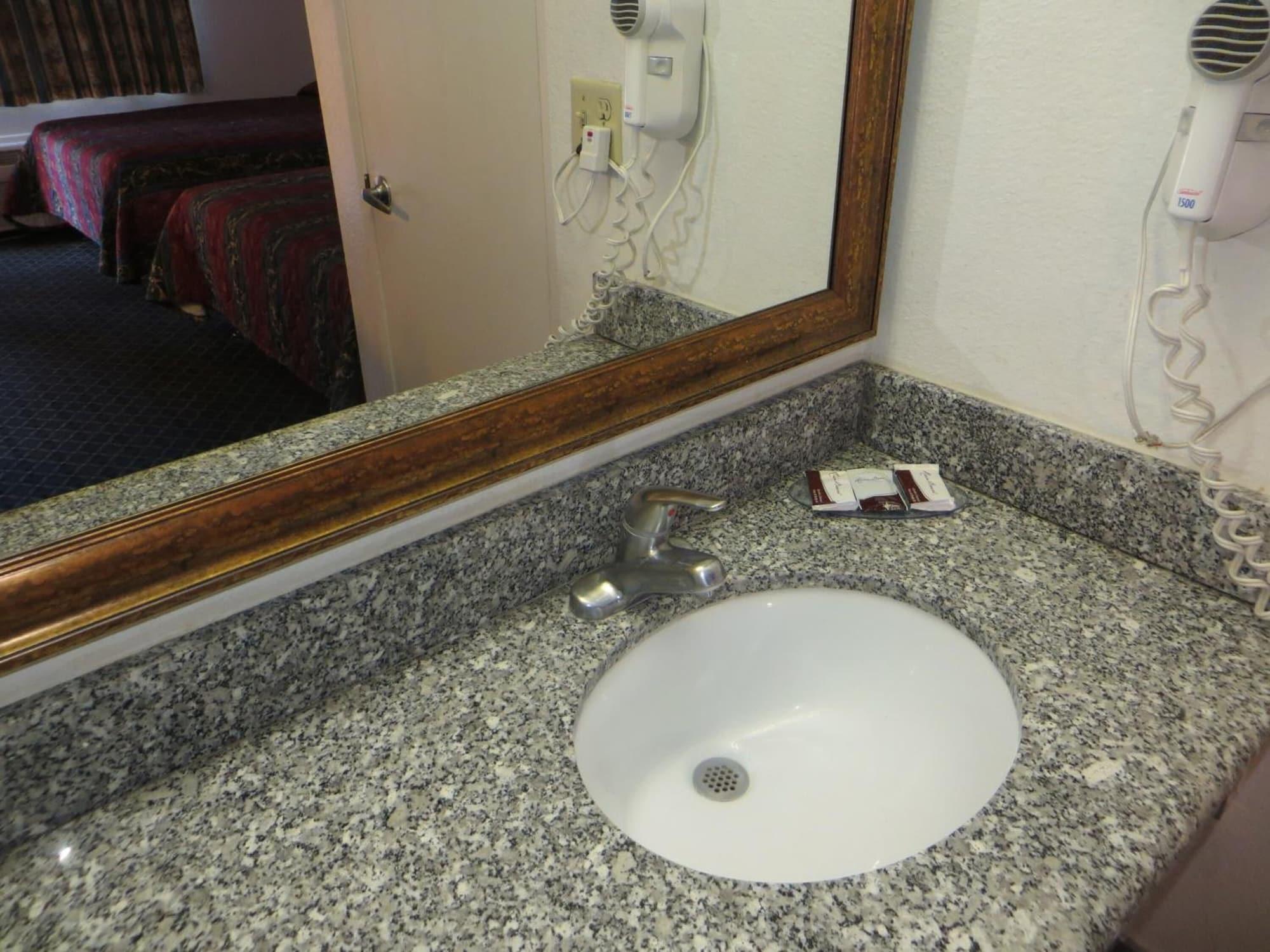 Riverside Inn & Suites Extérieur photo