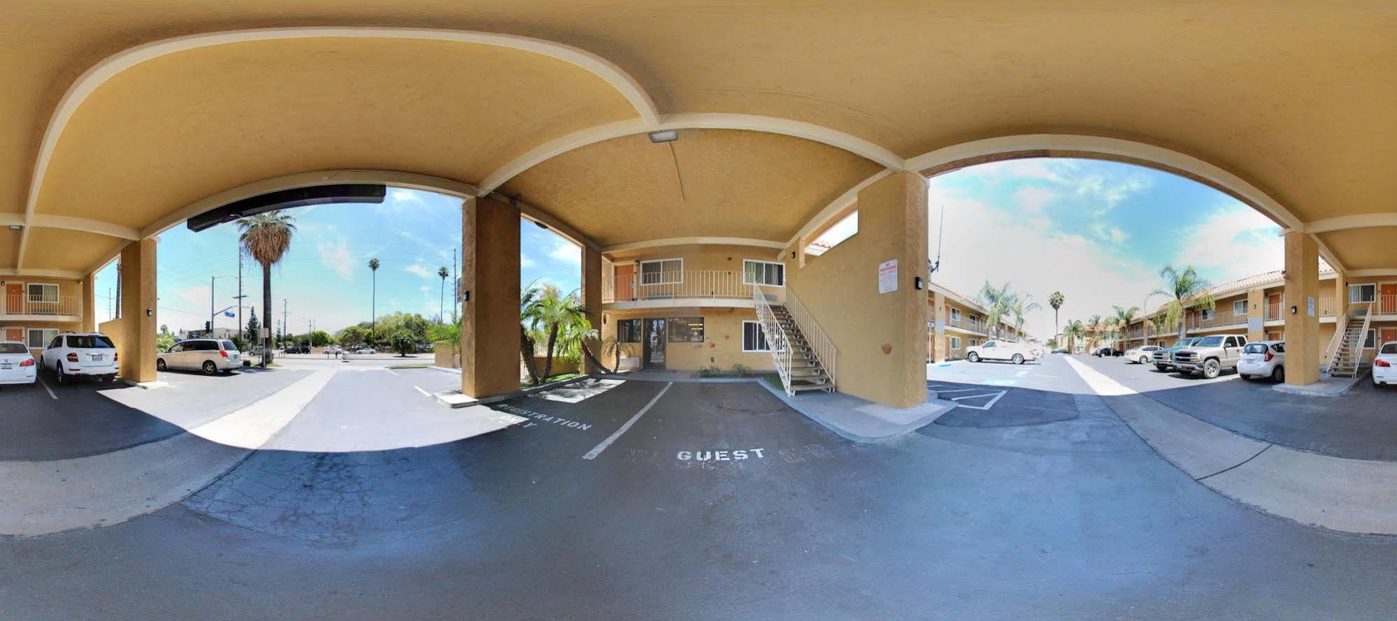 Riverside Inn & Suites Extérieur photo