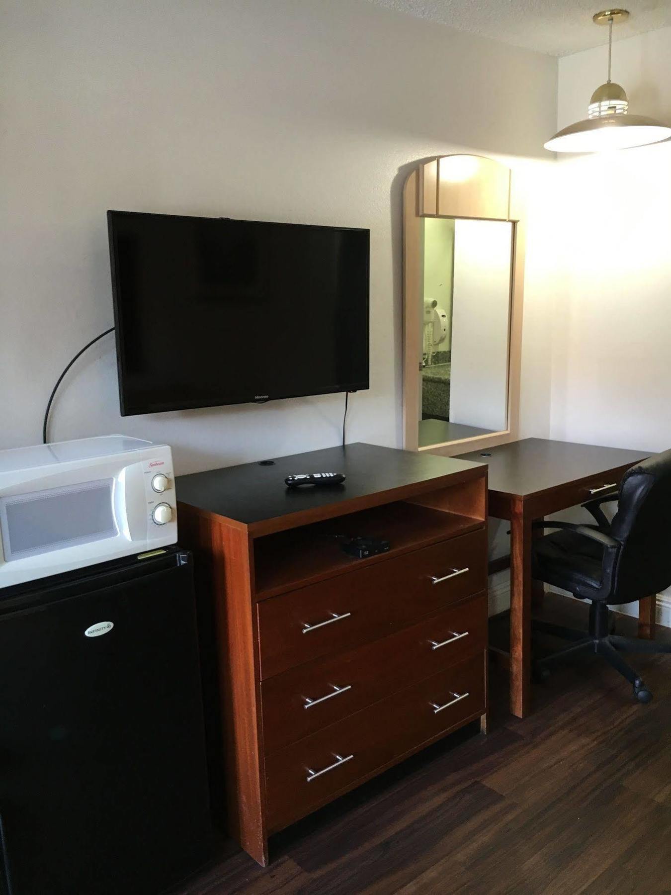 Riverside Inn & Suites Extérieur photo