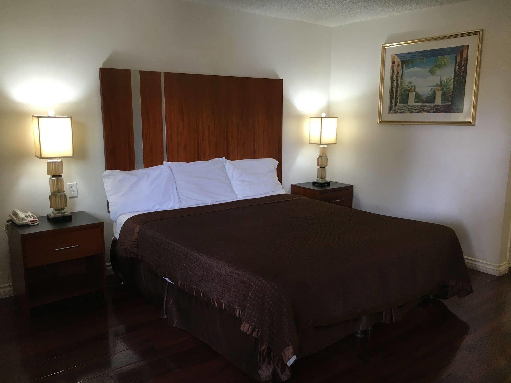 Riverside Inn & Suites Extérieur photo