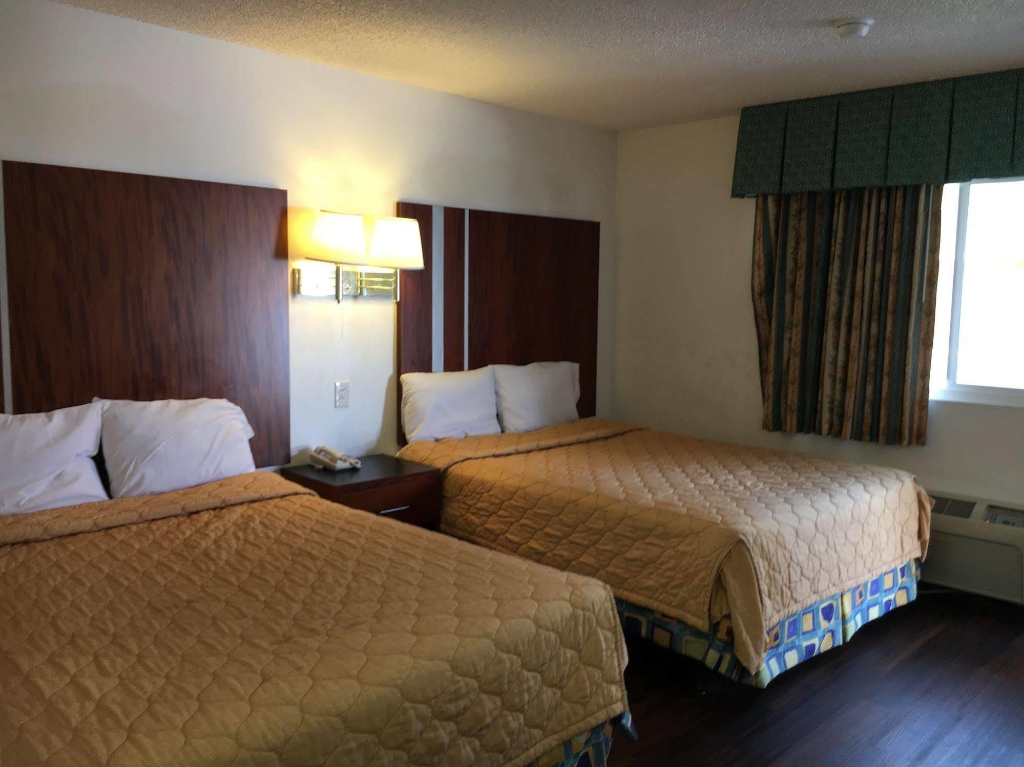 Riverside Inn & Suites Extérieur photo