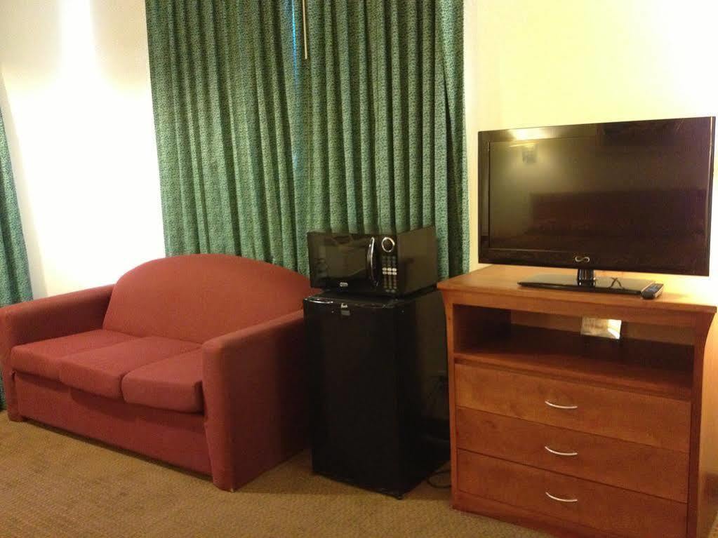 Riverside Inn & Suites Extérieur photo