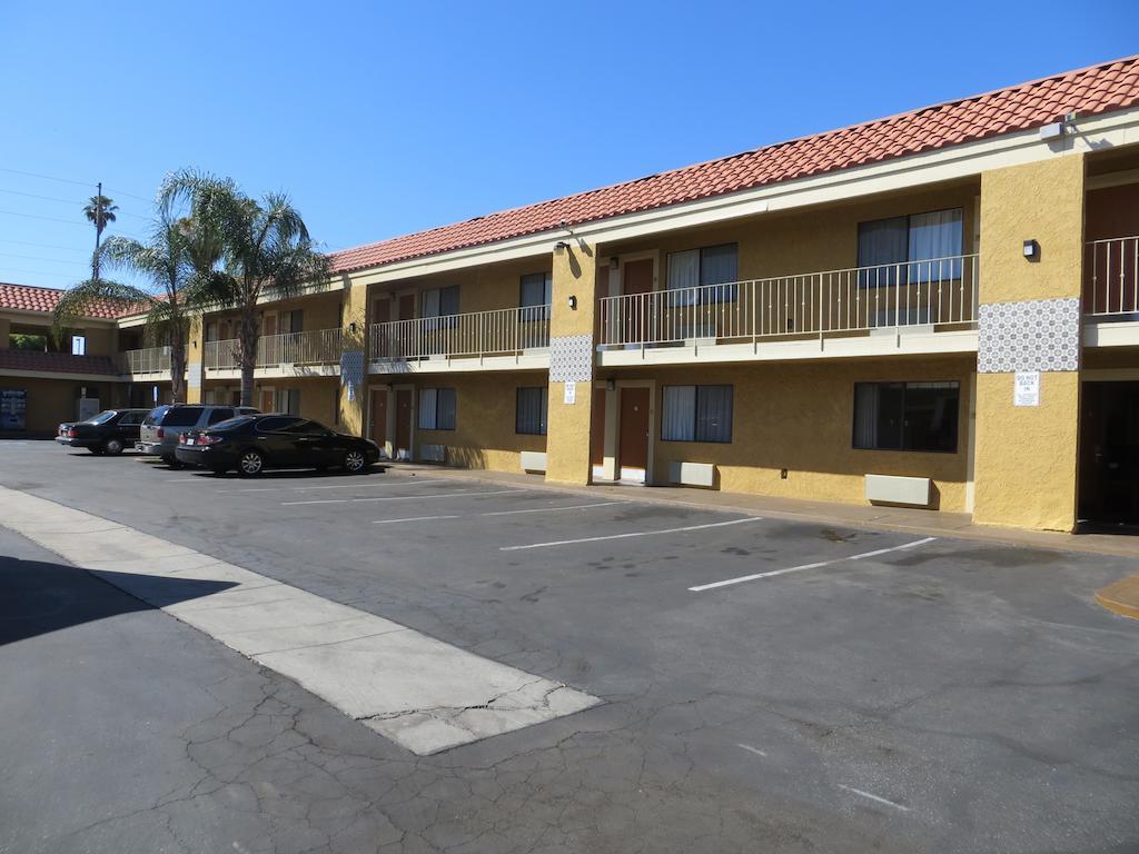 Riverside Inn & Suites Extérieur photo