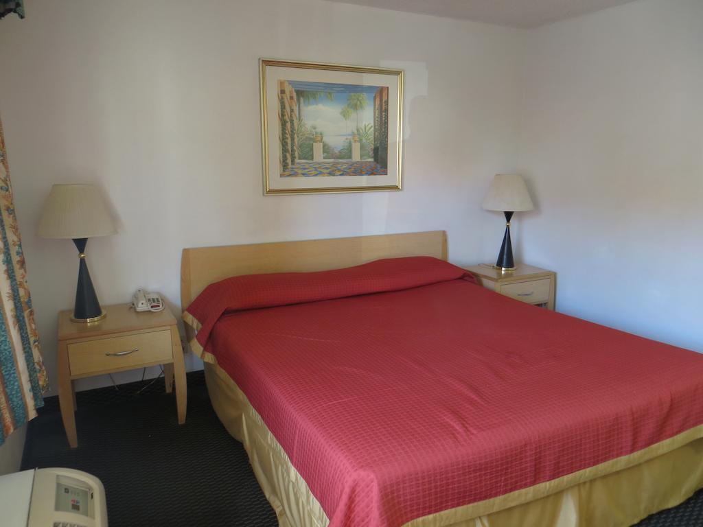 Riverside Inn & Suites Extérieur photo