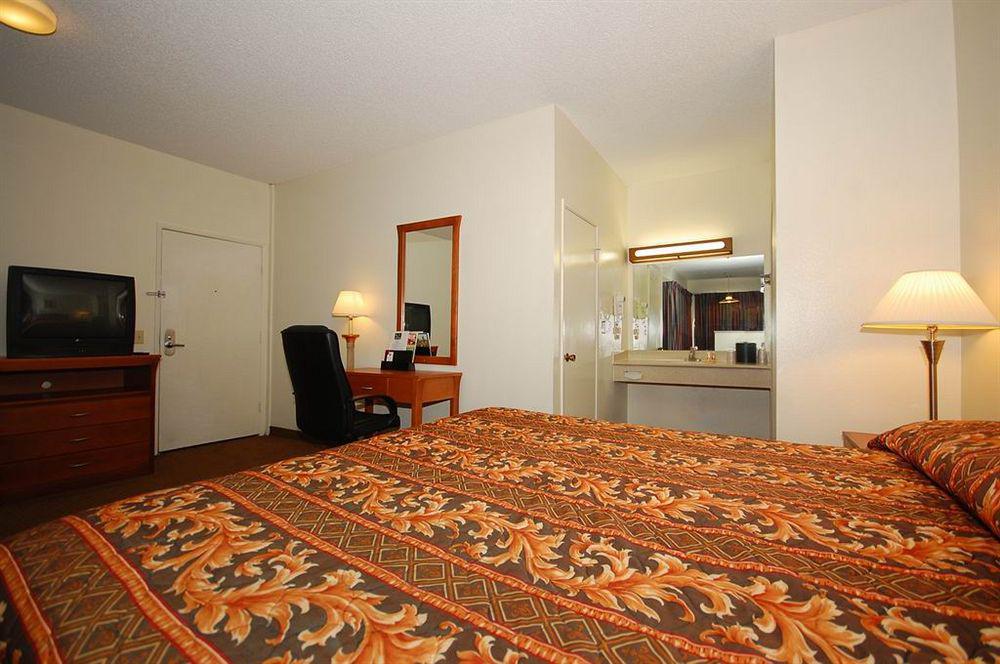 Riverside Inn & Suites Extérieur photo