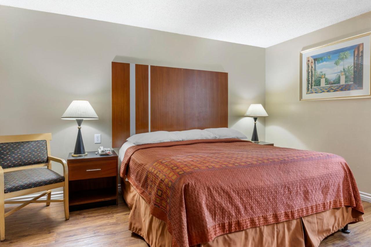 Riverside Inn & Suites Extérieur photo
