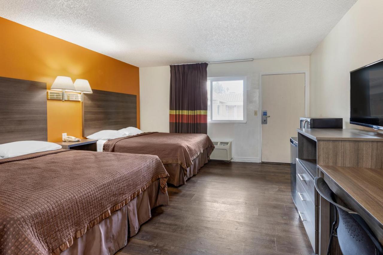 Riverside Inn & Suites Extérieur photo