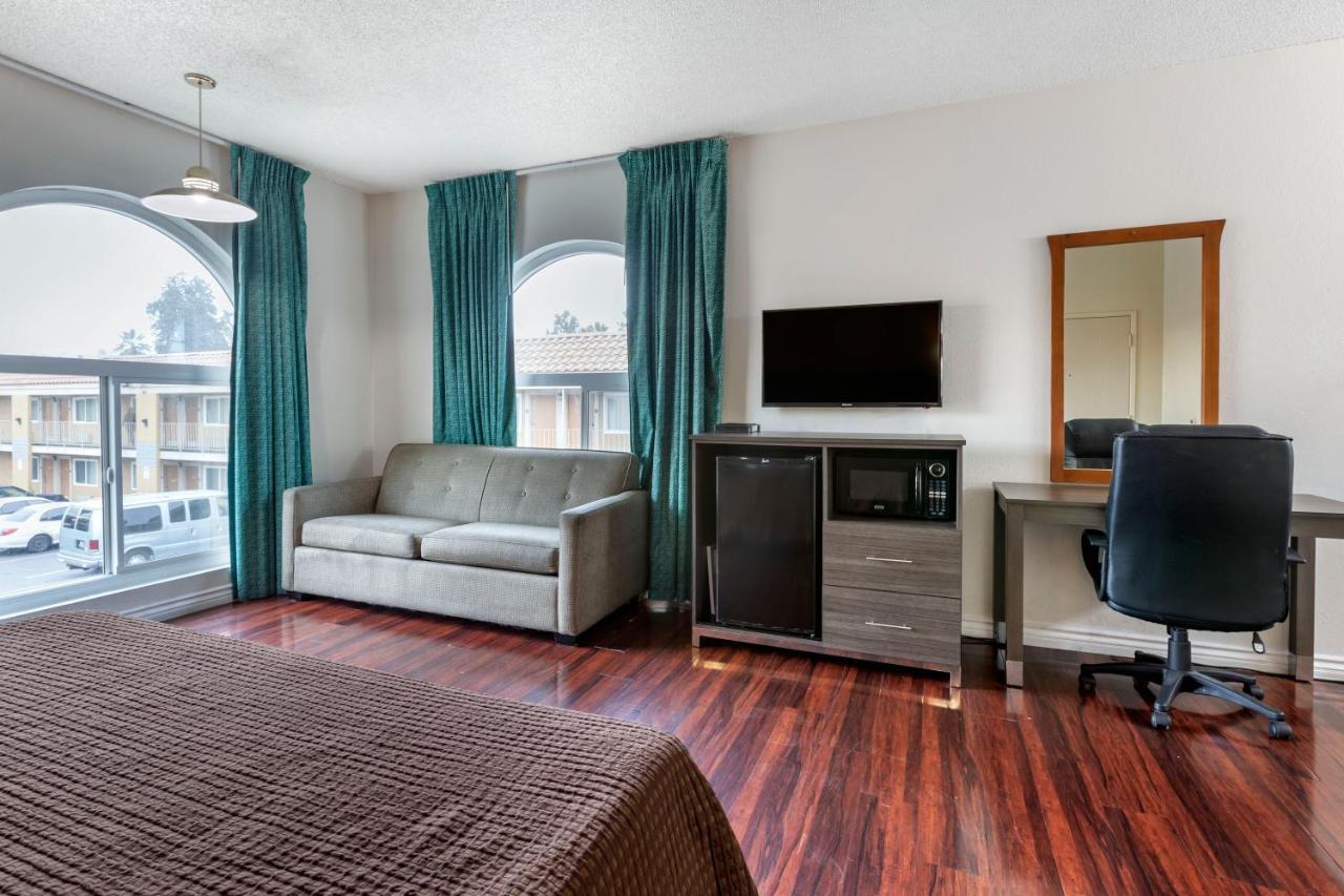 Riverside Inn & Suites Extérieur photo