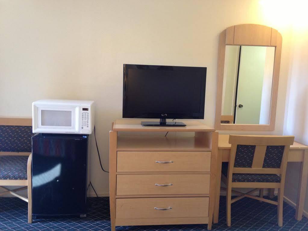 Riverside Inn & Suites Extérieur photo
