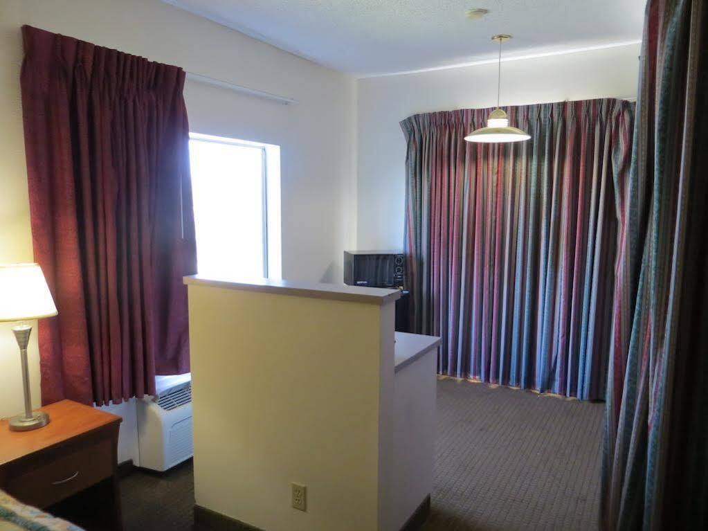 Riverside Inn & Suites Extérieur photo