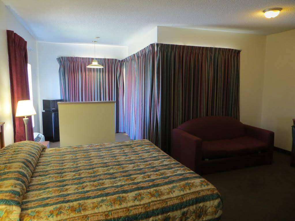 Riverside Inn & Suites Extérieur photo